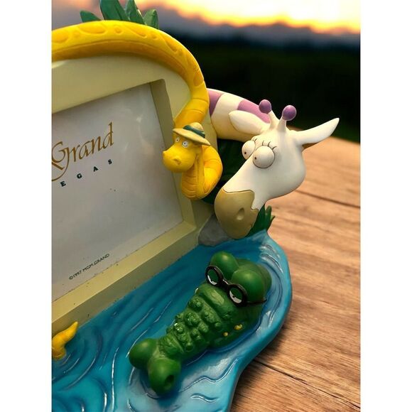 MGM Grand Las Vegas 1997 Exclusive Casino Photo Frame Collectible Funny Animals - Picture 3 of 11